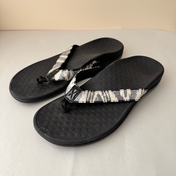 VIONIC Tide II Womens Flip Flops Size 10 Sequins Sandals Thong Slip On Black - Picture 2 of 14